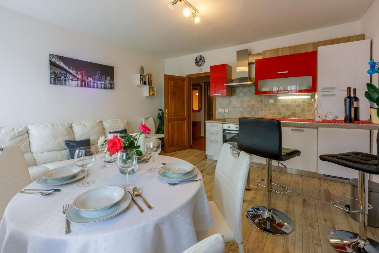 Apartments Dolloree 드라말리 외부 사진