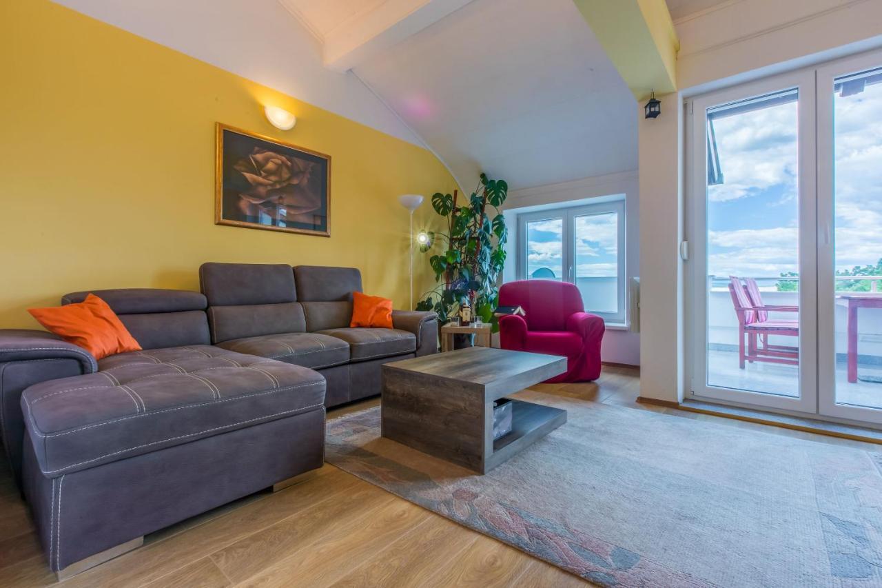 Apartments Dolloree 드라말리 외부 사진