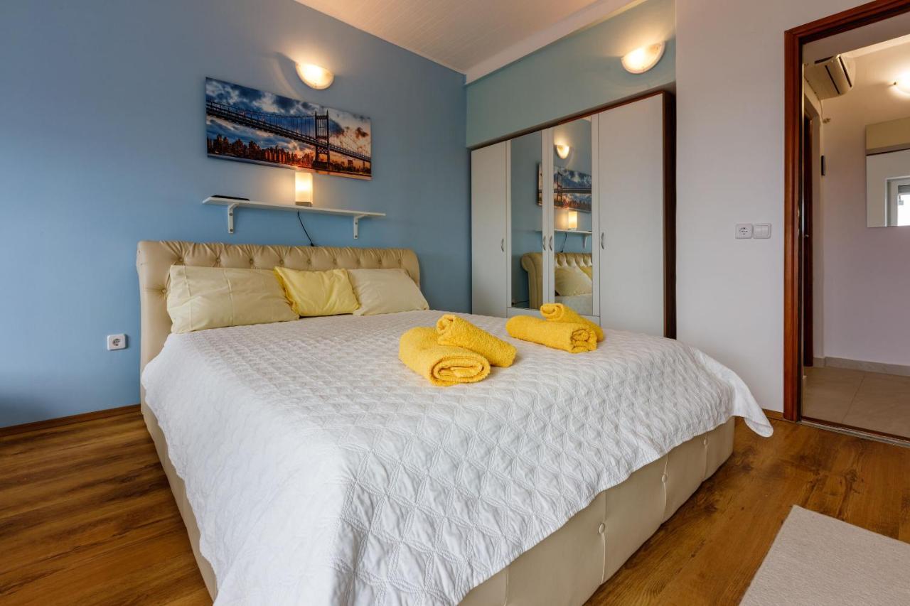 Apartments Dolloree 드라말리 외부 사진